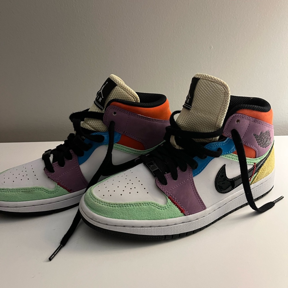 Nike Jordan’s colorful Mid